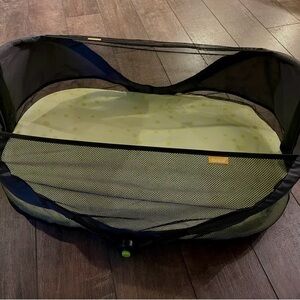Travel bassinet